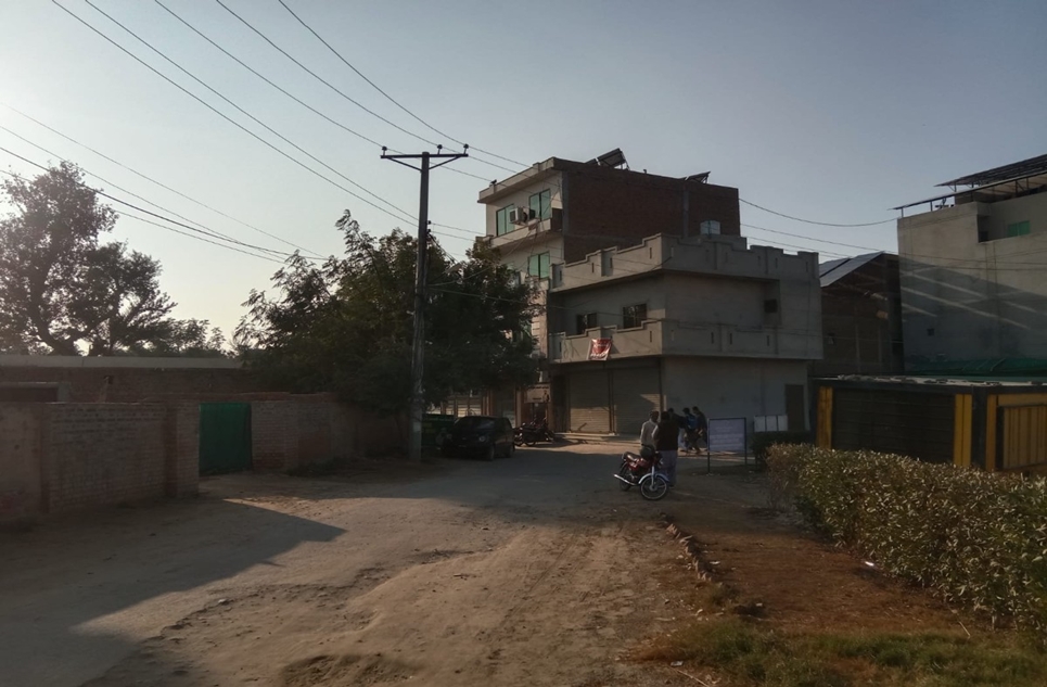 272 Sq.ft Shop for Sale on Bahawalpur Yazman Road, Bahawalpur
