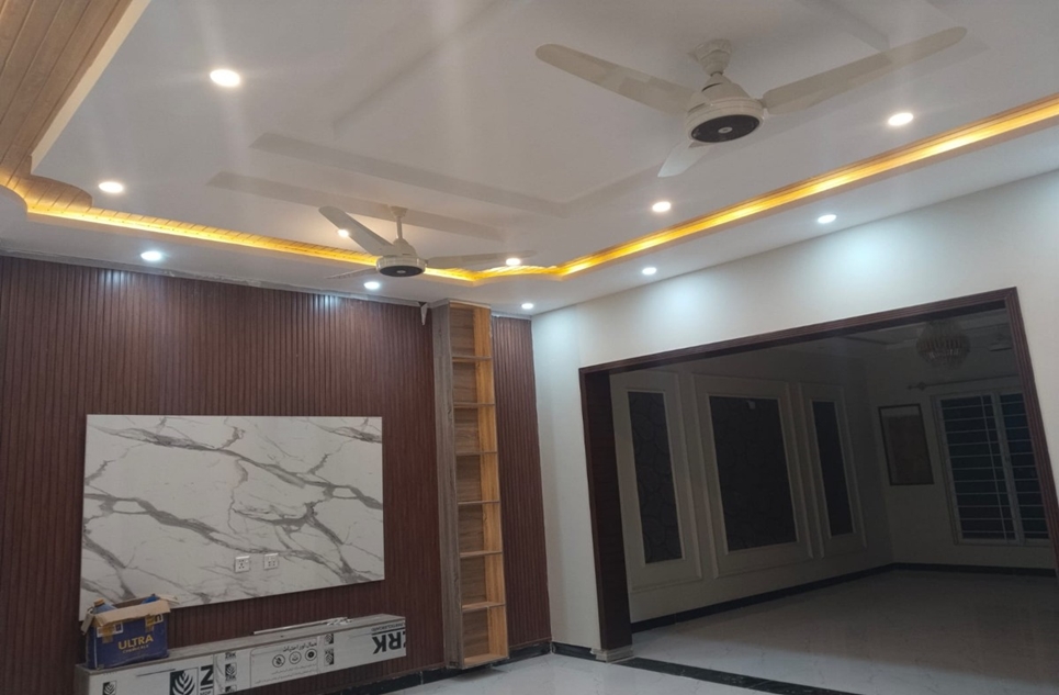 10 marla house for sale in E-11 Islamabad