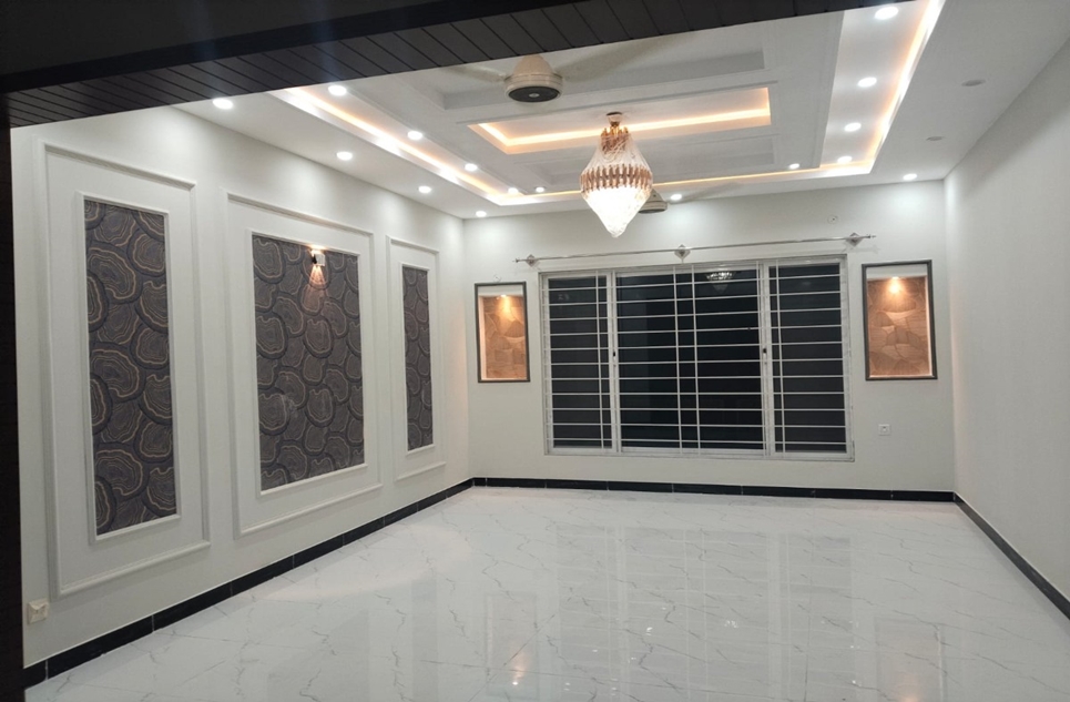 10 marla house for sale in E-11 Islamabad