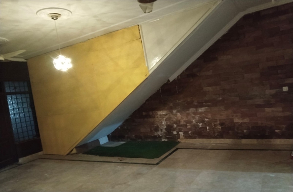 10 marla house for rent in E-11 Islamabad
