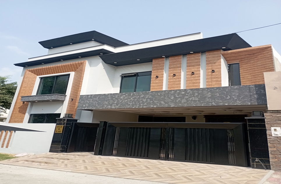 1 kanal house for rent in Phase 1 DHA Multan