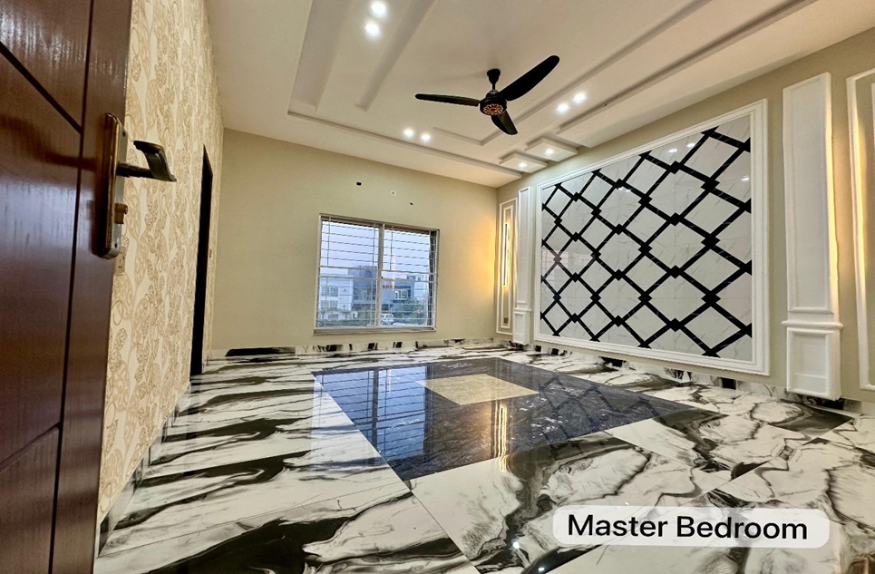 10 Marla House for Sale in Bahria Orchard, Lahore