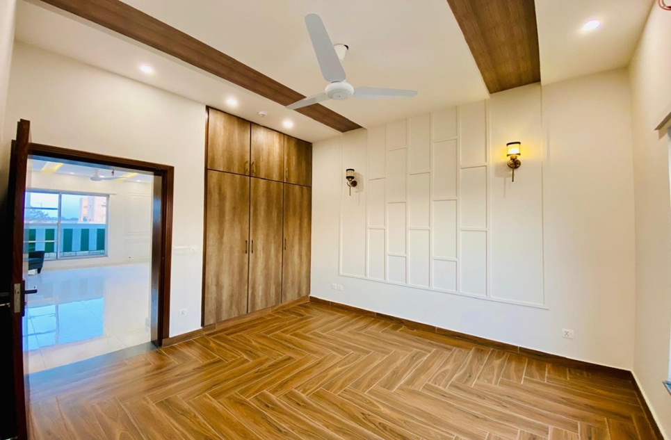 5 marla house for sale in Phase 6 DHA Lahore