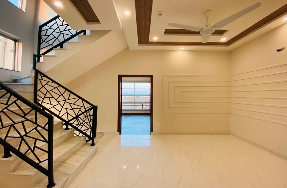 5 marla house for sale in Phase 6 DHA Lahore