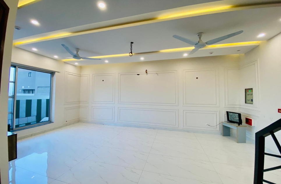 5 marla house for sale in Phase 6 DHA Lahore