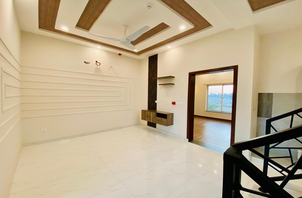 5 marla house for sale in Phase 6 DHA Lahore