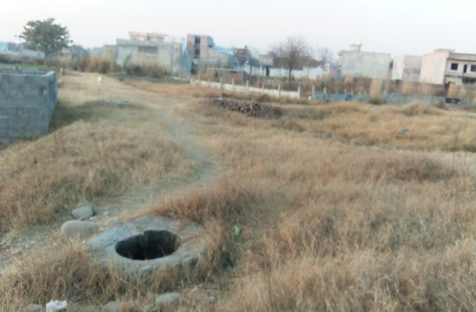 5 marla plot for sale in Aiza Garden Islamabad