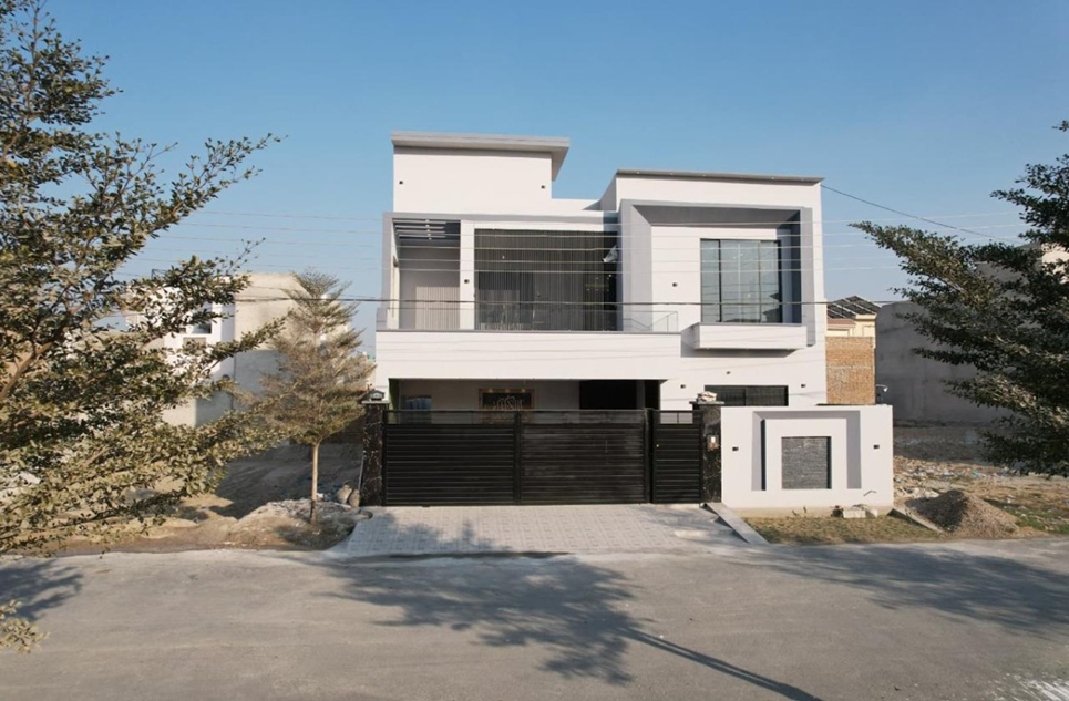 10 Marla Double Story House For Sale in Green Orchard Bahawalpur