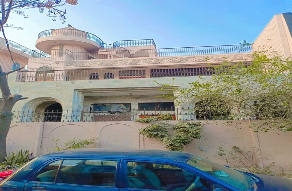 10 marla house for sale in Wahdat Road Lahore