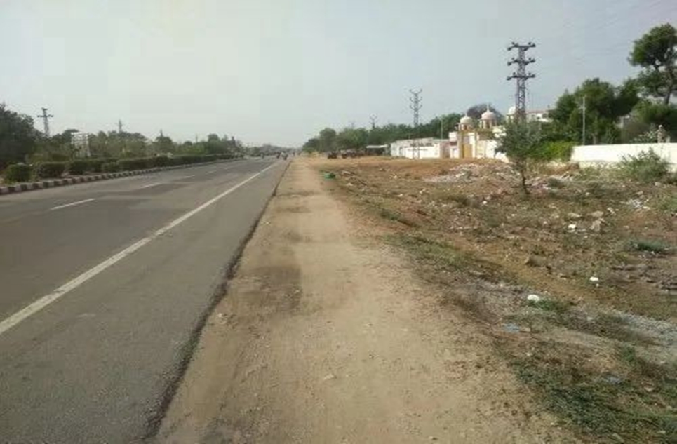 Five acres area for Industry, Farm house, Godown for sale in Sheikhupura