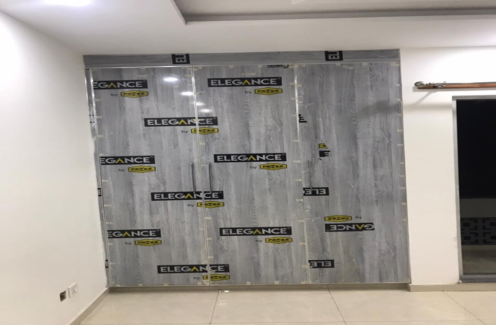 3 beds  apartment for rent in Lawrence Road Lahore