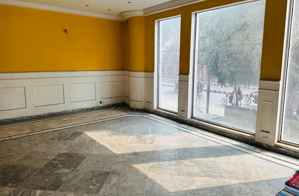 6 kanal buildings plazas for sale in Davis Road Lahore