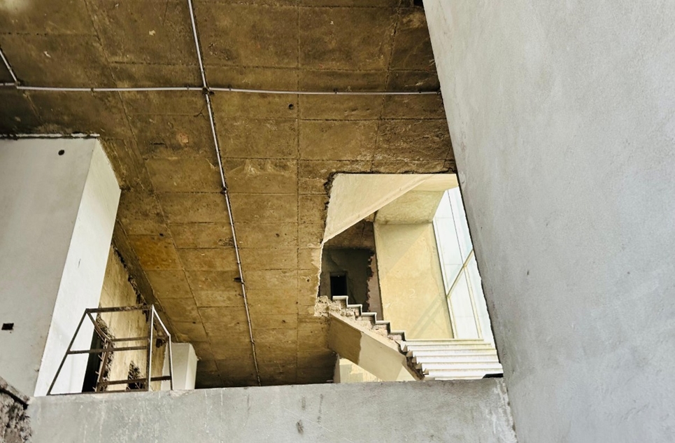 6 kanal buildings plazas for sale in Davis Road Lahore