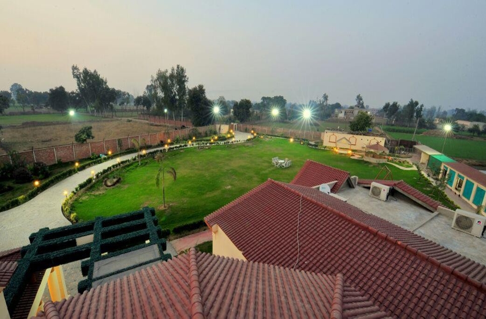10 Kanal 11 Marla Farmhouse for Sale on Bedian Road, Lahore