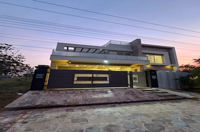 1 kanal house for sale in Beacon House Society Lahore