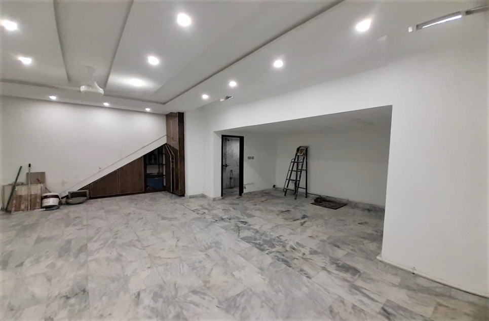 5 marla buildings plazas for rent in Bahria Town Lahore