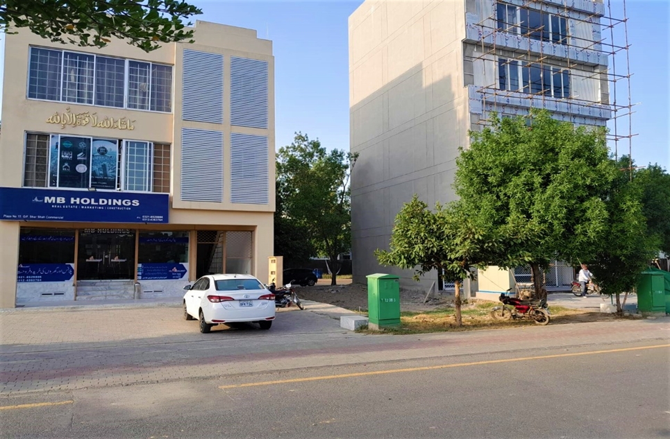 5 marla buildings plazas for rent in Bahria Town Lahore