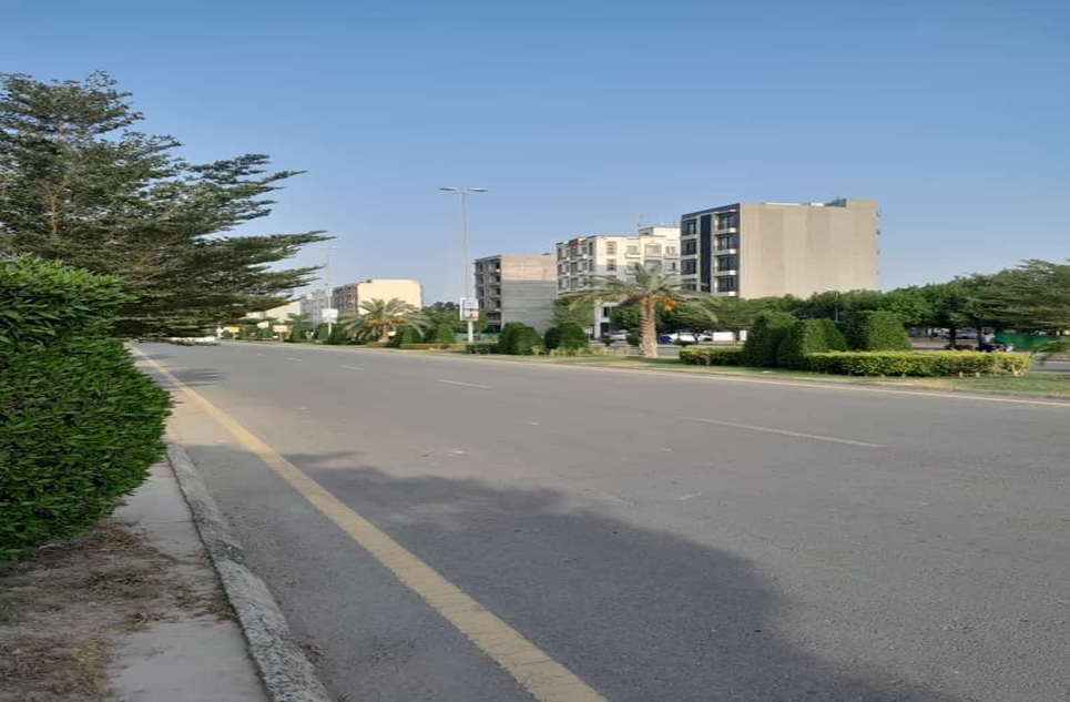 5 marla buildings plazas for rent in Bahria Town Lahore