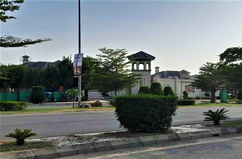 5 marla buildings plazas for rent in Bahria Town Lahore