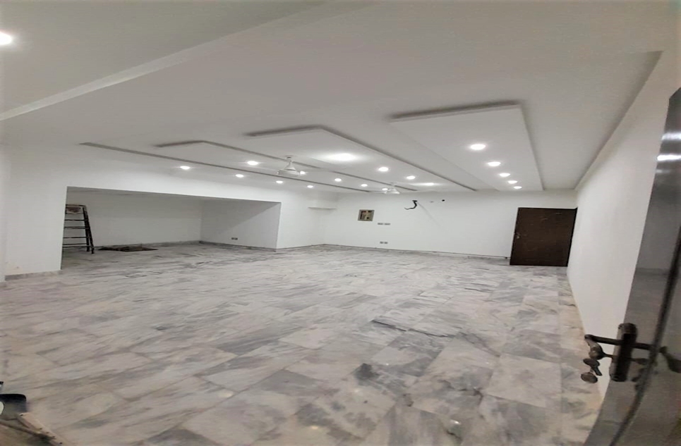 5 marla buildings plazas for rent in Bahria Town Lahore