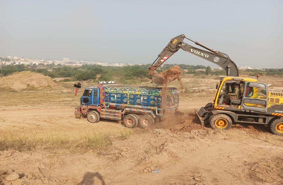 14 marla plot for sale in Park Road Islamabad