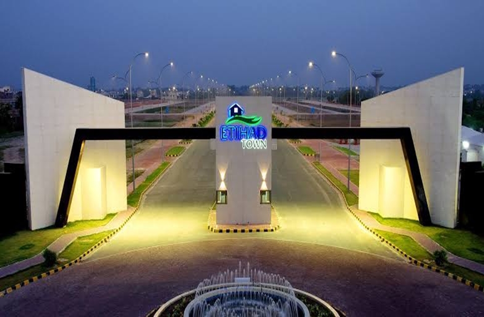 10 marla plot for sale in Raiwind Road Lahore
