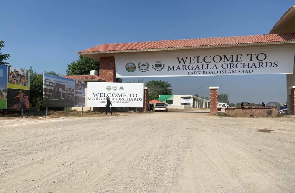 14 marla plot for sale in Park Road Islamabad