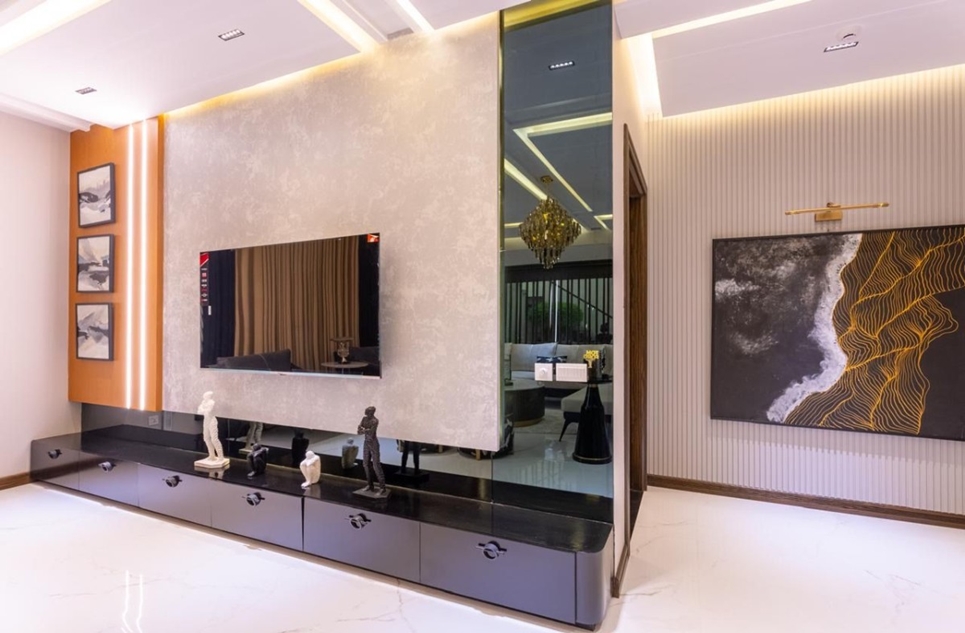 1 Kanal fully furnished House for Sale in Block Y Phase 7 DHA Lahore