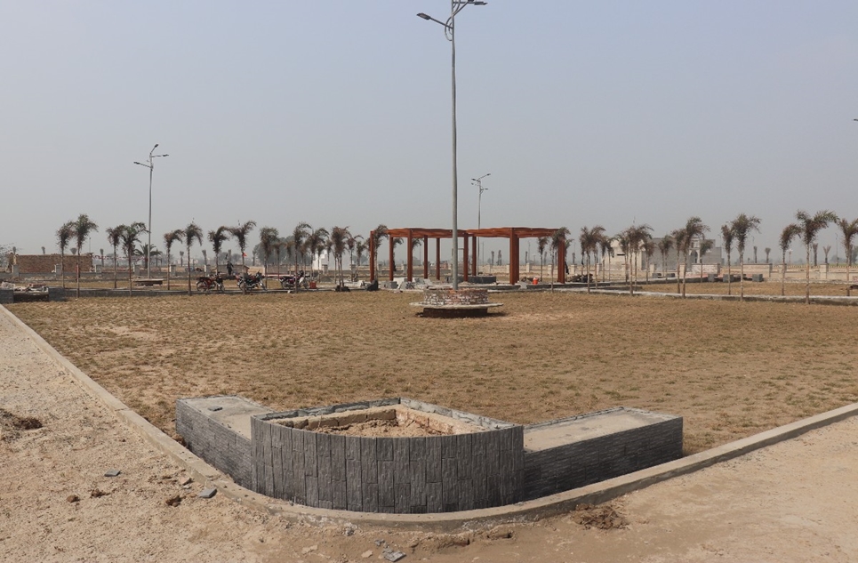5 marla plot for sale in Safari Garden Housing Scheme Lahore