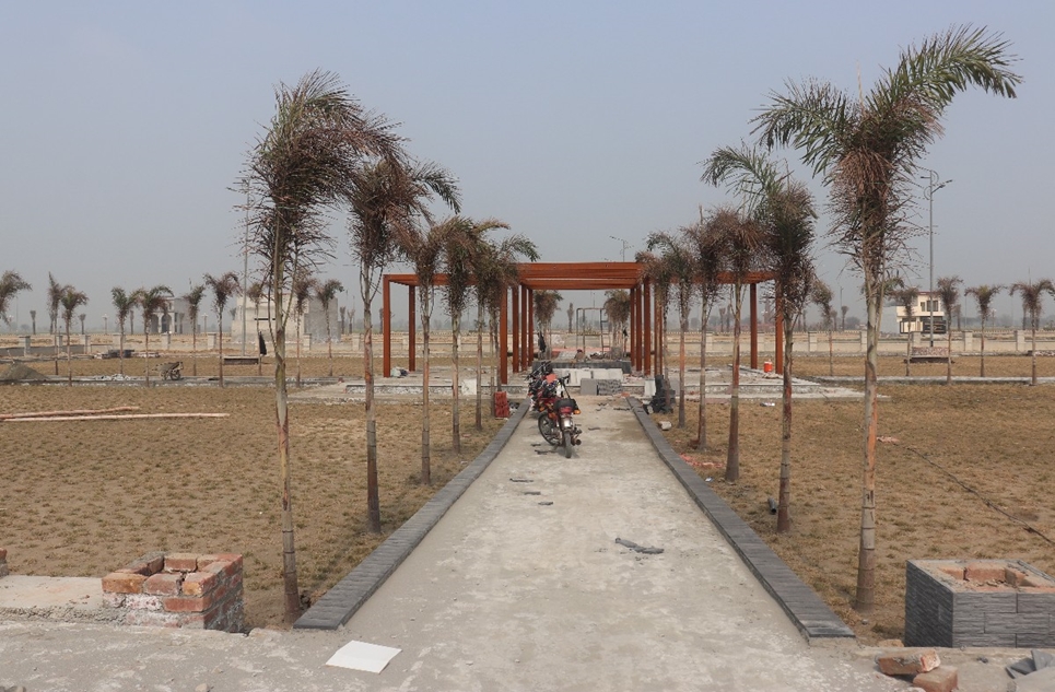 5 marla plot for sale in Safari Garden Housing Scheme Lahore