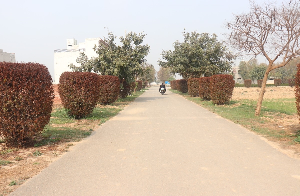 5 marla plot for sale in Safari Garden Housing Scheme Lahore