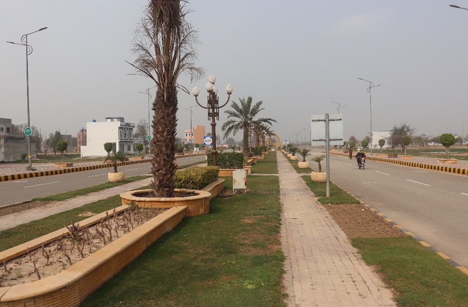 5 marla plot for sale in Safari Garden Housing Scheme Lahore
