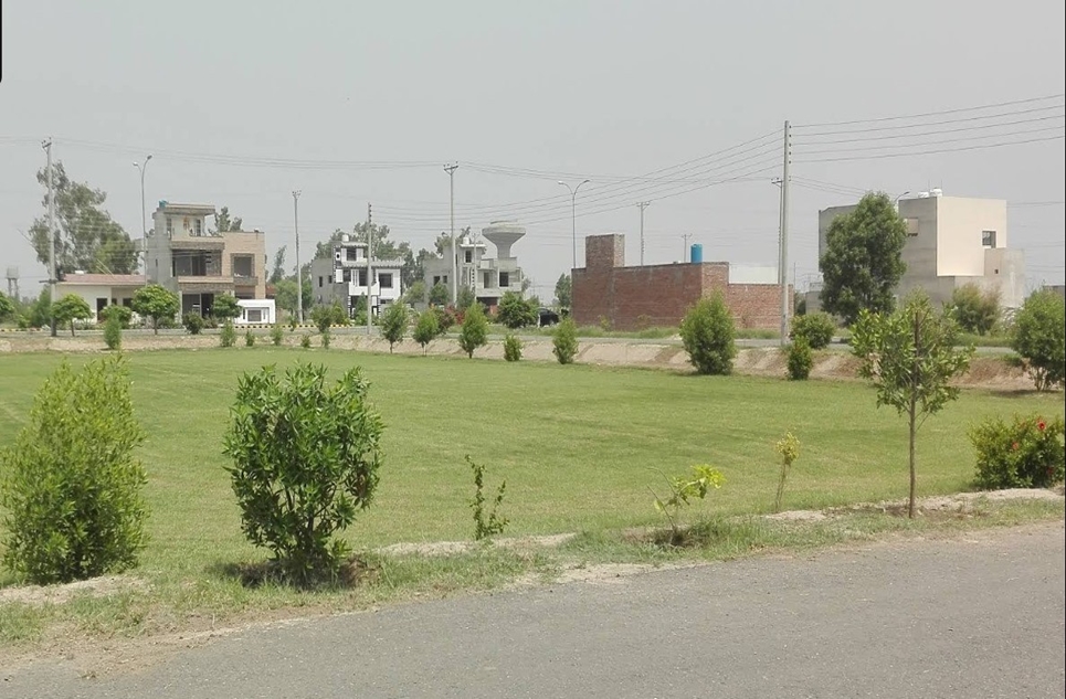 10 marla plot for sale in Satiana Road Faisalabad