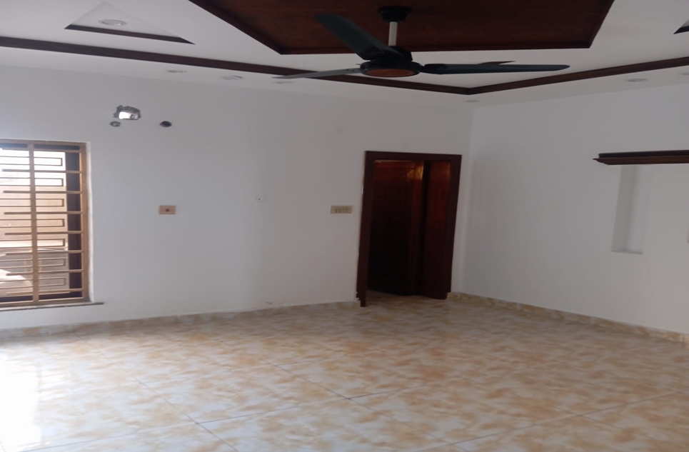 10 marla house for sale in Central Park Housing Scheme Lahore
