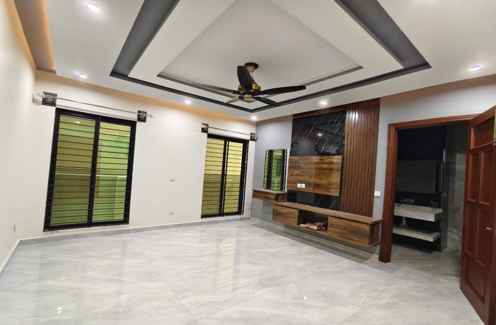 1 kanal house for sale in Phase 2 DHA Islamabad