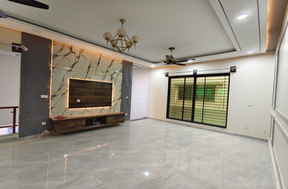 1 kanal house for sale in Phase 2 DHA Islamabad