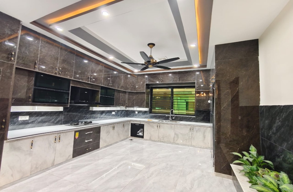 1 kanal house for sale in Phase 2 DHA Islamabad