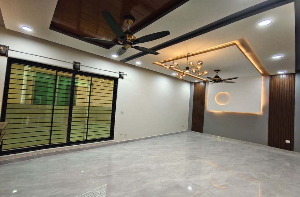 1 kanal house for sale in Phase 2 DHA Islamabad