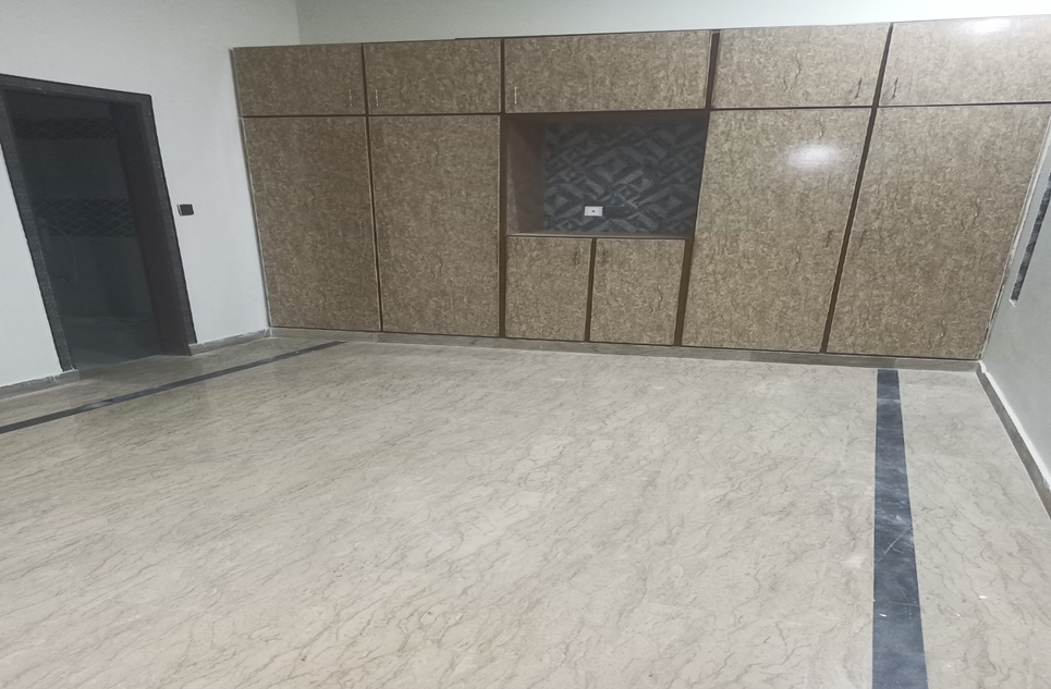 8 marla house for sale in Eden Boulevard Lahore