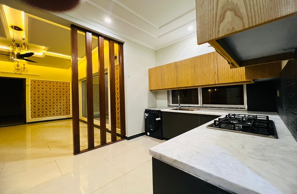 10 marla house for sale in Bahria Town Islamabad