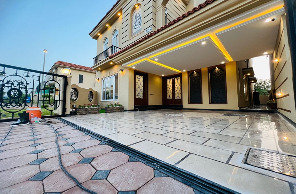 10 marla house for sale in Bahria Town Islamabad