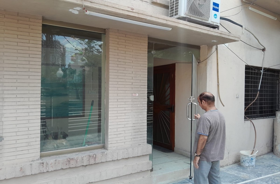 10 marla house for rent (Ground Floor) in Gulberg Lahore