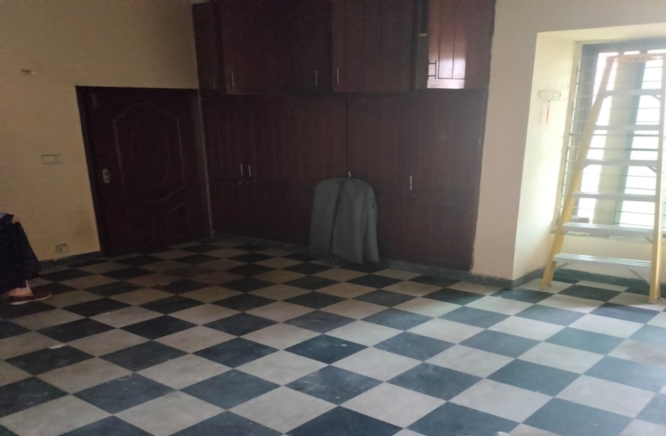2 Kanal Upper Portion for Rent in Garden Town Lahore