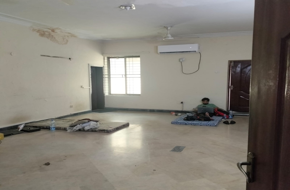 2 Kanal Upper Portion for Rent in Garden Town Lahore