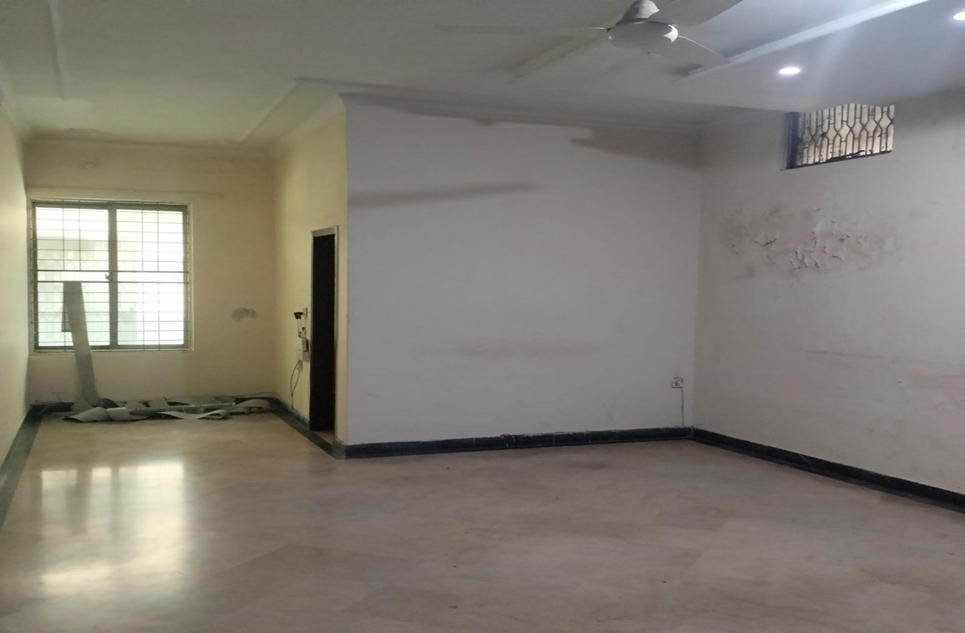2 Kanal Upper Portion for Rent in Garden Town Lahore