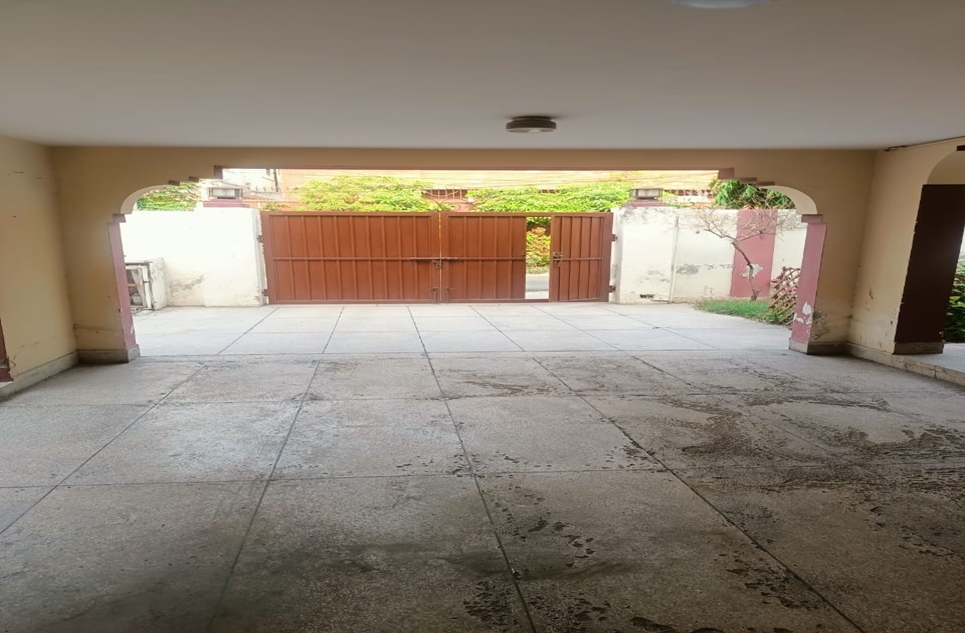 10 marla house for sale in Fortress Stadium Lahore