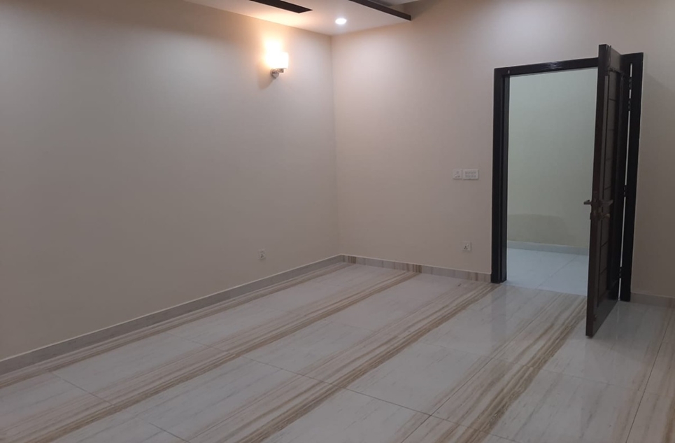 1 Kanal house for rent (First Floor) in Phase 4 DHA Lahore
