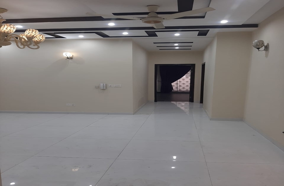 1 Kanal house for rent (First Floor) in Phase 4 DHA Lahore