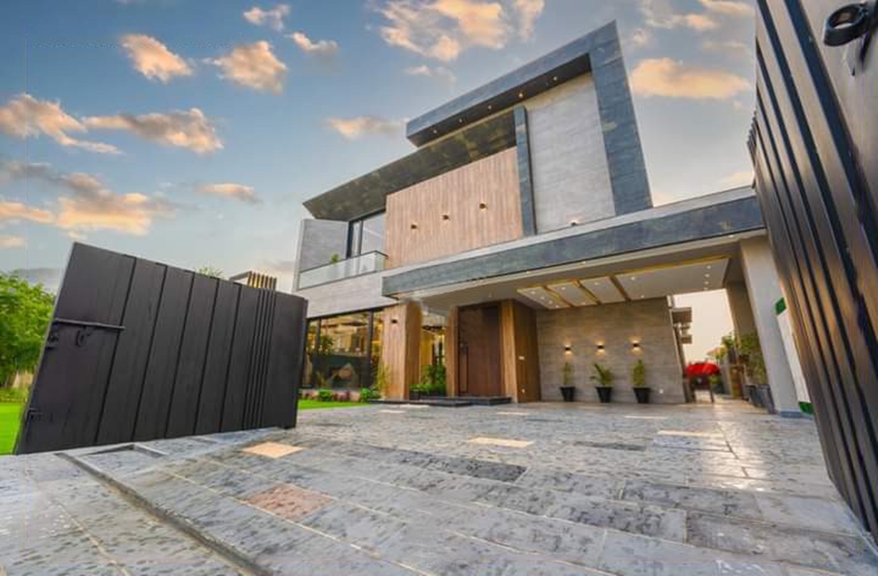 1 kanal house for sale in Phase 6 DHA Lahore