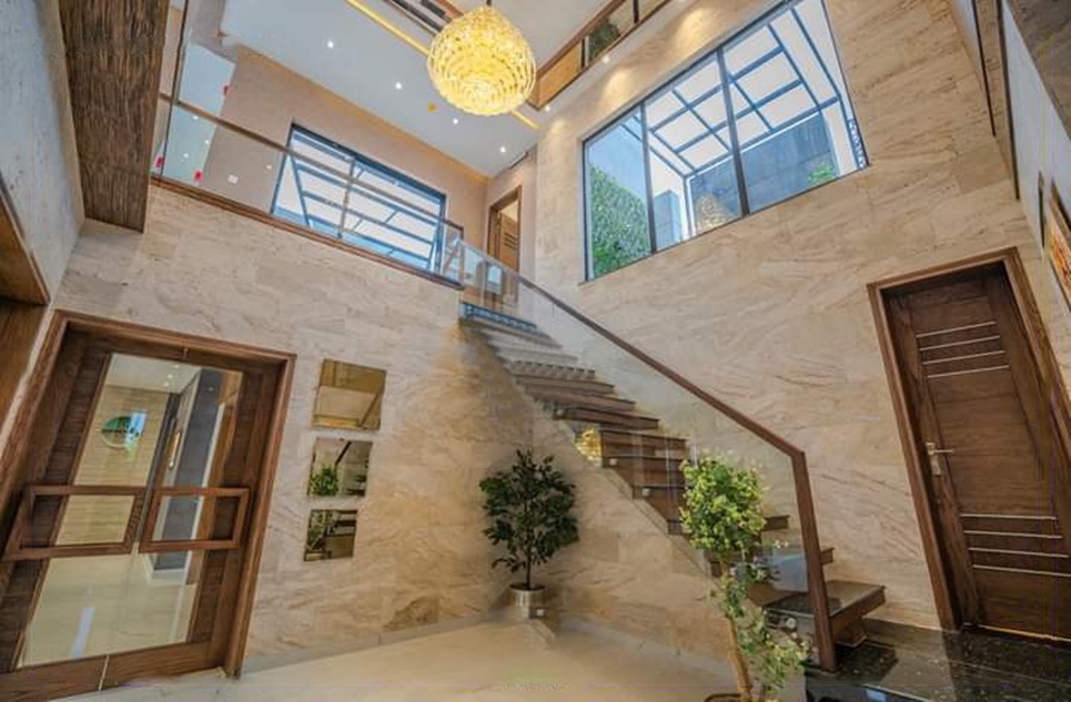 1 kanal house for sale in Phase 6 DHA Lahore